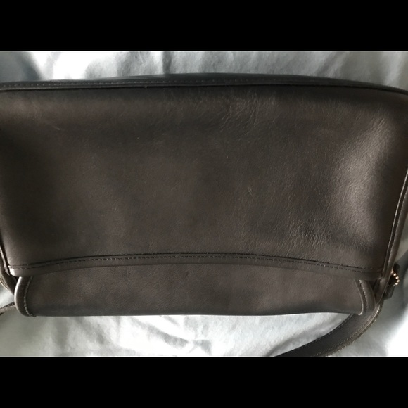 Vintage Coach 1980s, the Andrea flap over bag - Picture 2 of 8